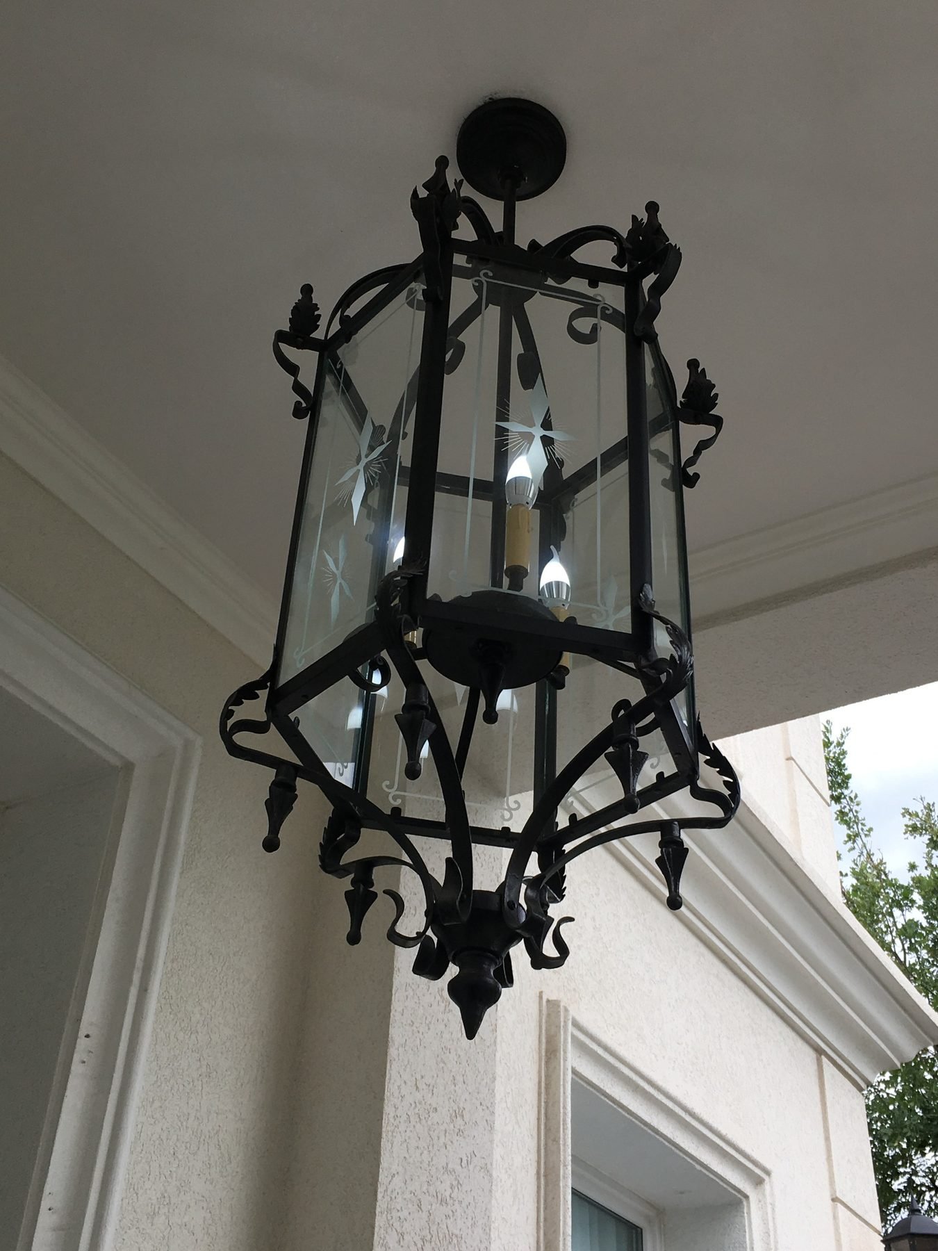 Farol de hierro ornamental realizado a medida